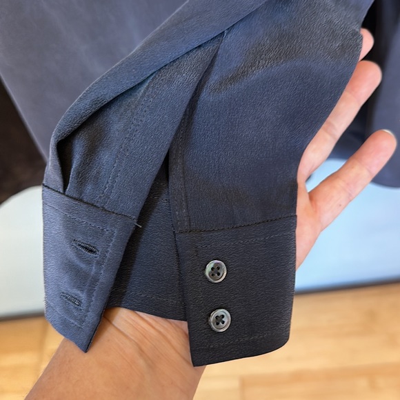 Rails Rhett Charcoal 100% Silk Button Down - Large - Picture 4 of 13